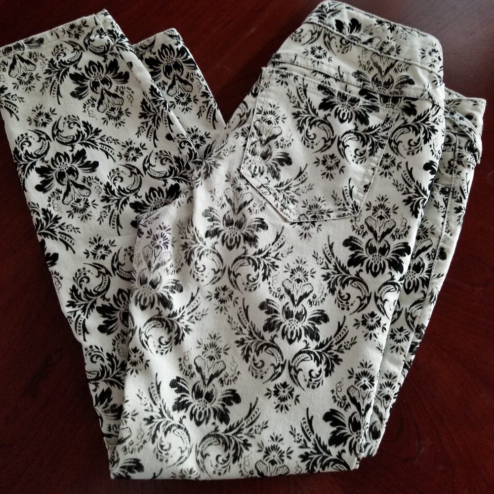 Free People Skinny Jeans in Cream with Black Damask Print